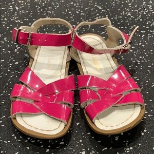 Salt Water Sandals in Shiny Fuchsia